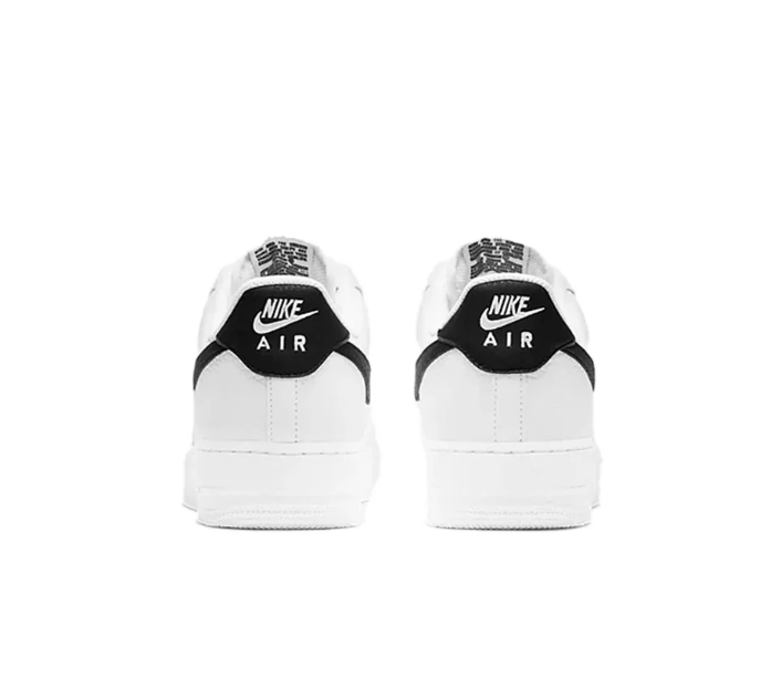 Nike White & Black Low-Top Sneakers