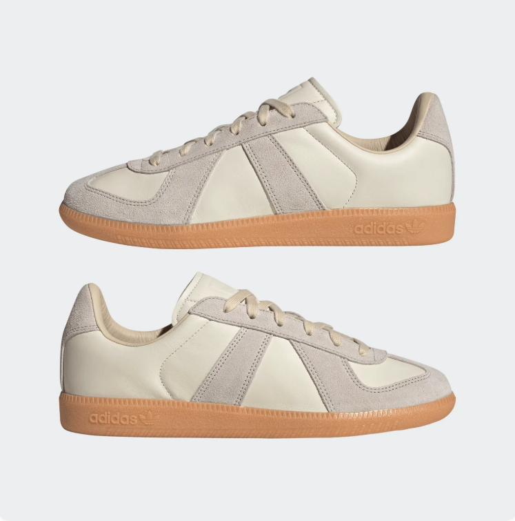 adidas Low-Top Sneakers – Cream & Light Gray with Gum Sole