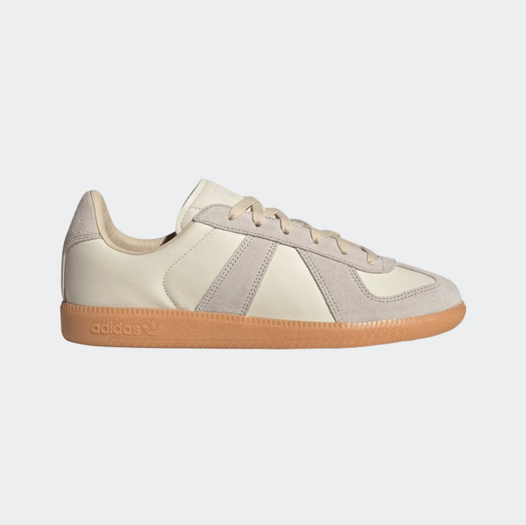adidas Low-Top Sneakers – Cream & Light Gray with Gum Sole