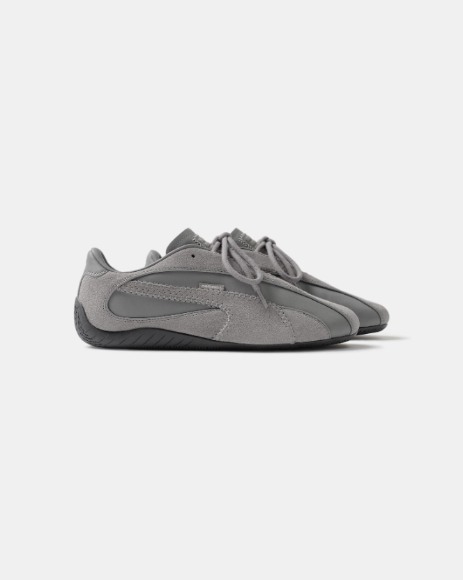 PUMA Slim Low-Top Sneakers – Gray with Contrast Stitching & Black Sole