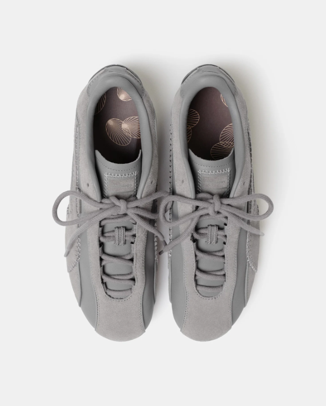 PUMA Slim Low-Top Sneakers – Gray with Contrast Stitching & Black Sole