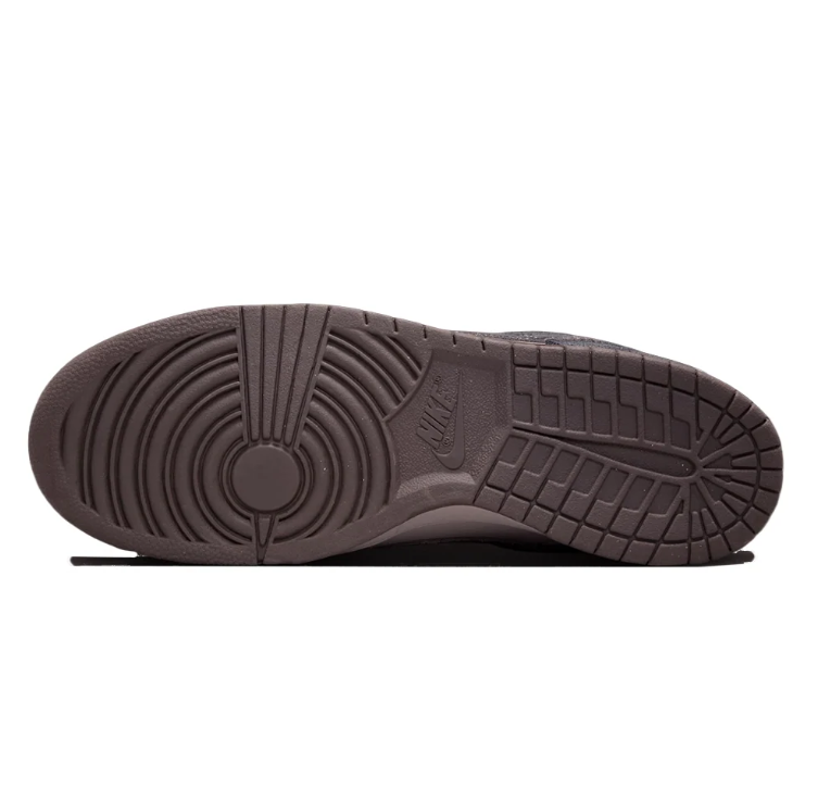 Nike Dunk Low Sneakers – Charcoal / Taupe
