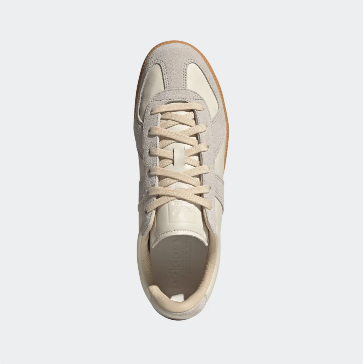 adidas Low-Top Sneakers – Cream & Light Gray with Gum Sole