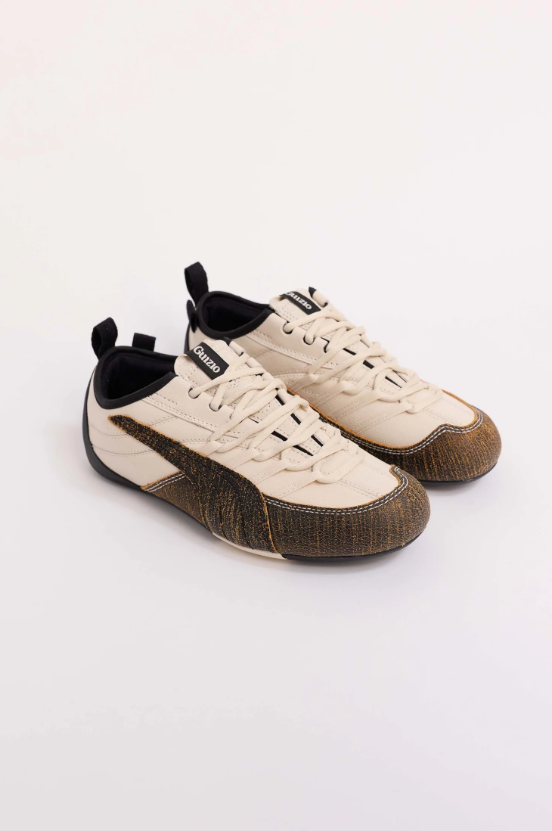 PUMA Slim Low-Top Sneakers – Cream & Textured Brown with Black Heel
