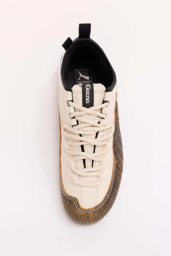 PUMA Slim Low-Top Sneakers – Cream & Textured Brown with Black Heel