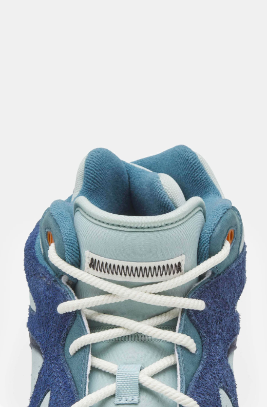 adidas Mid-Top Sneakers – Navy & Light Blue