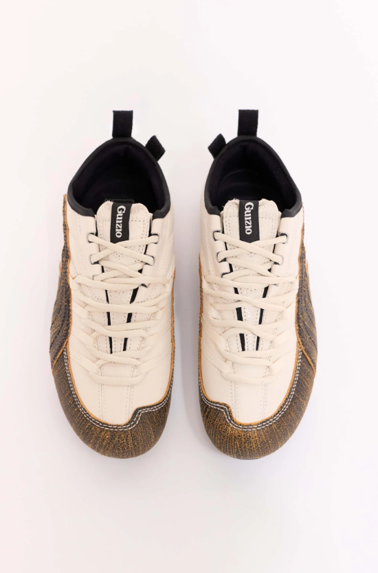 PUMA Slim Low-Top Sneakers – Cream & Textured Brown with Black Heel