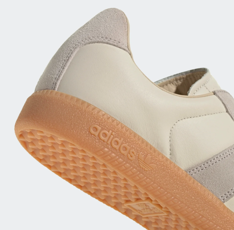 adidas Low-Top Sneakers – Cream & Light Gray with Gum Sole