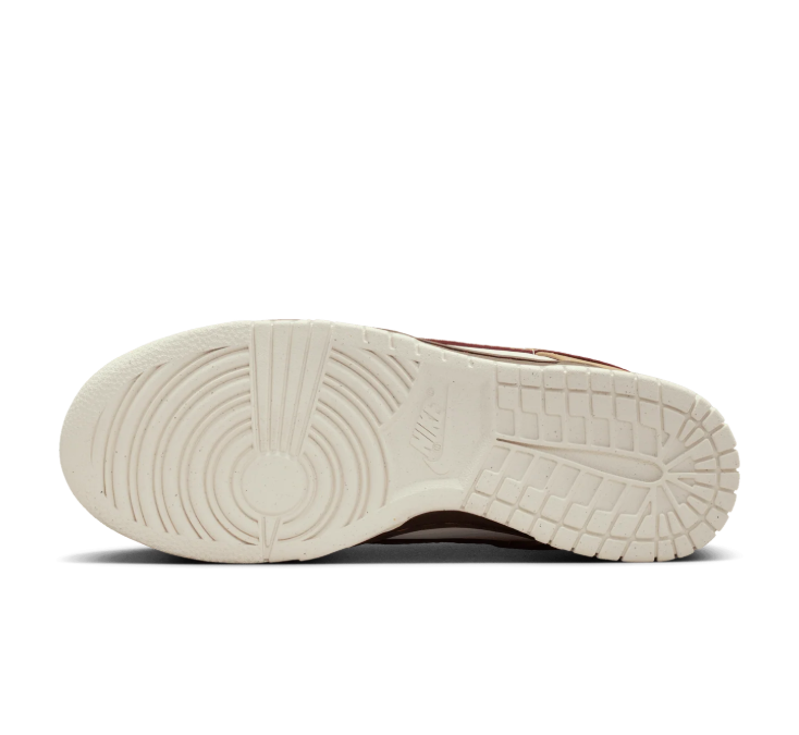 Nike Low-Top Sneakers – Cream & Khaki with Burgundy