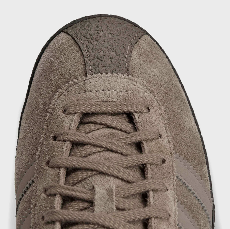 adidas Low-Top Sneakers – Taupe & Brown with Black Sole