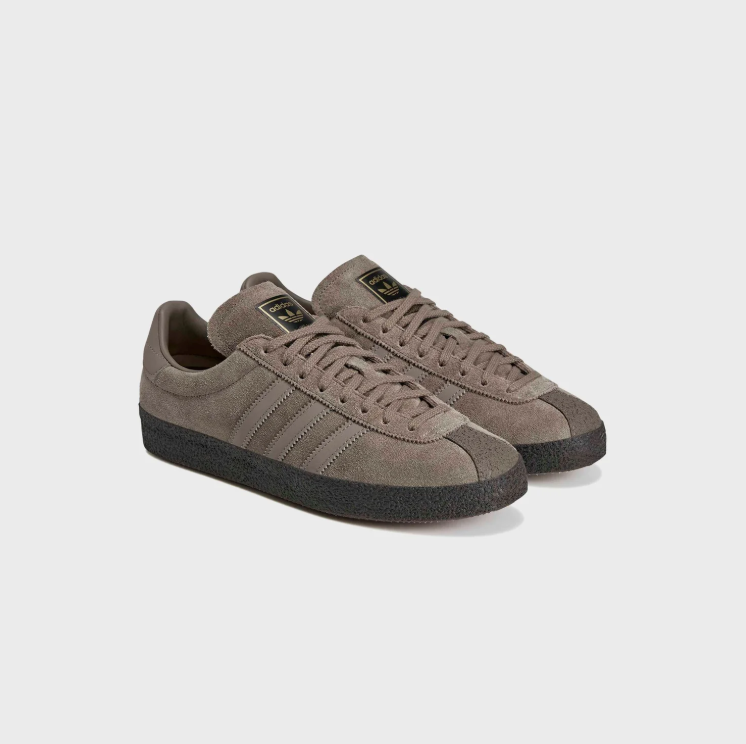 adidas Low-Top Sneakers – Taupe & Brown with Black Sole